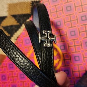 Tory Burch Skinny 1/2 inch black belt